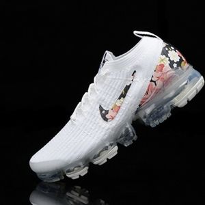 Women Nike air vapormax white sneakers 8.5